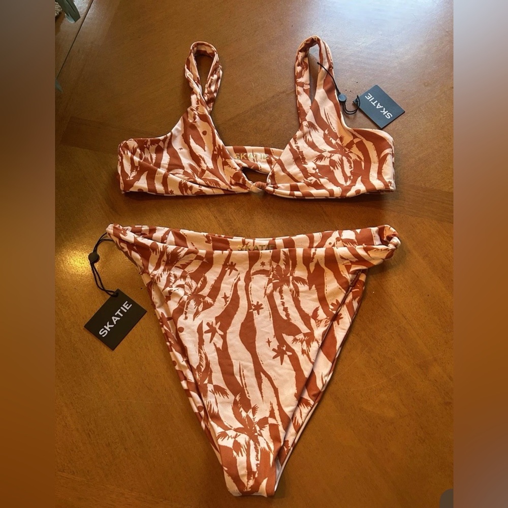 Skatie Swim Penny Top Suzanne Bottom Bikini Set size XL NWT Knots Palm Trees